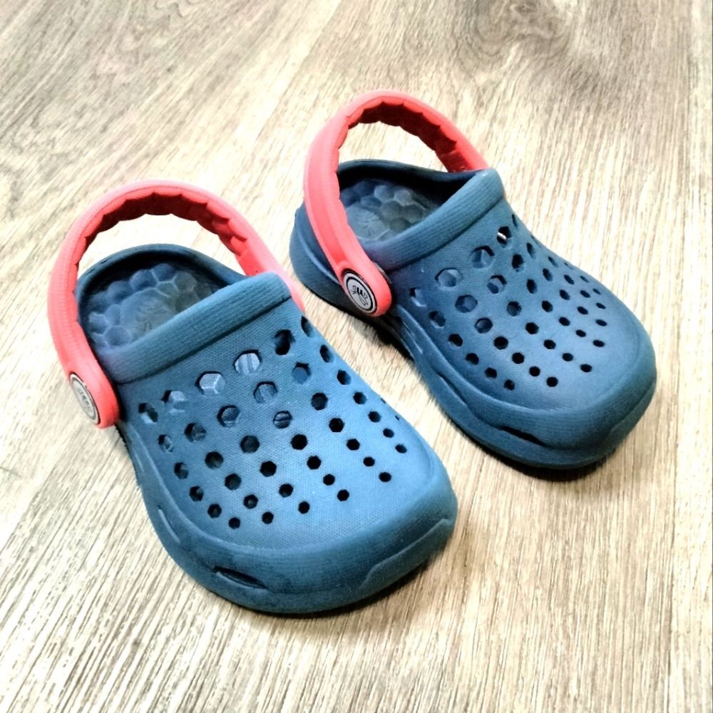 Joybees Toddler Slip On Water Shoes Navy Red Straps size 4 / 5